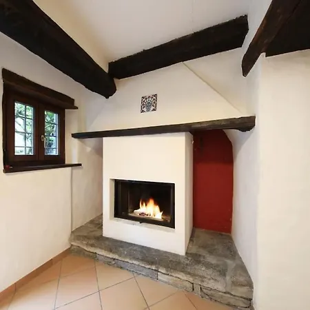 Charming Retreat- 100-year-old Stone Rustico Aurigeno