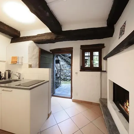 Charming Retreat- 100-year-old Stone Rustico Holiday home *
