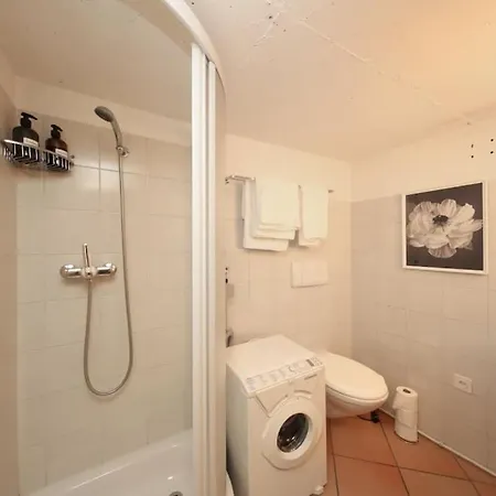 Charming Retreat- 100-year-old Stone Rustico Holiday home *