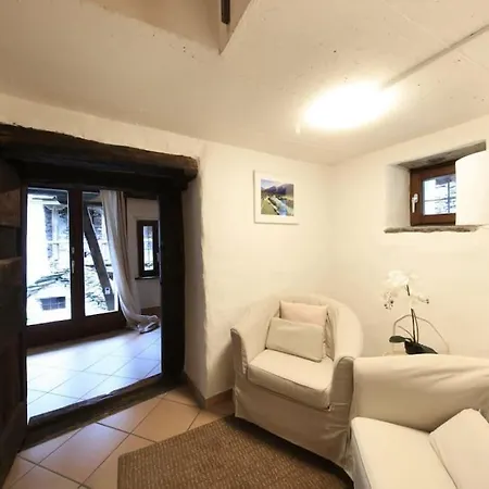 Charming Retreat- 100-year-old Stone Rustico * Aurigeno